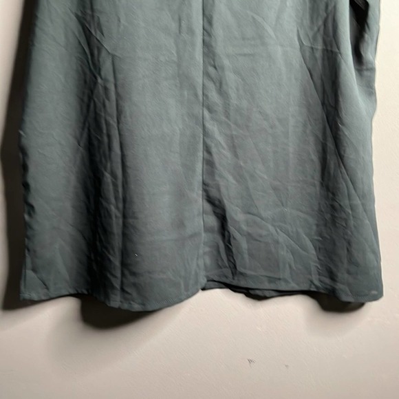 𝅺DIZZY Lizzy Gray Sleeveless Sheer Blouse Pearl Embellished Collar Size Medium - Picture 7 of 9